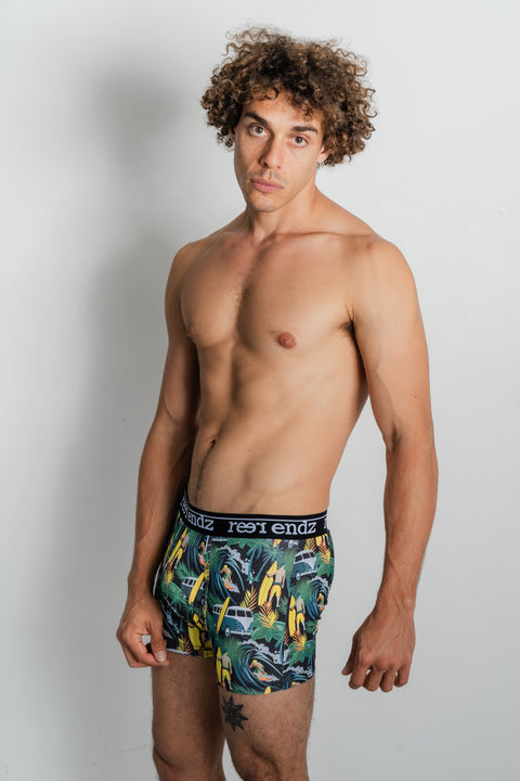 Surfing print offshore vibes on mens trubk